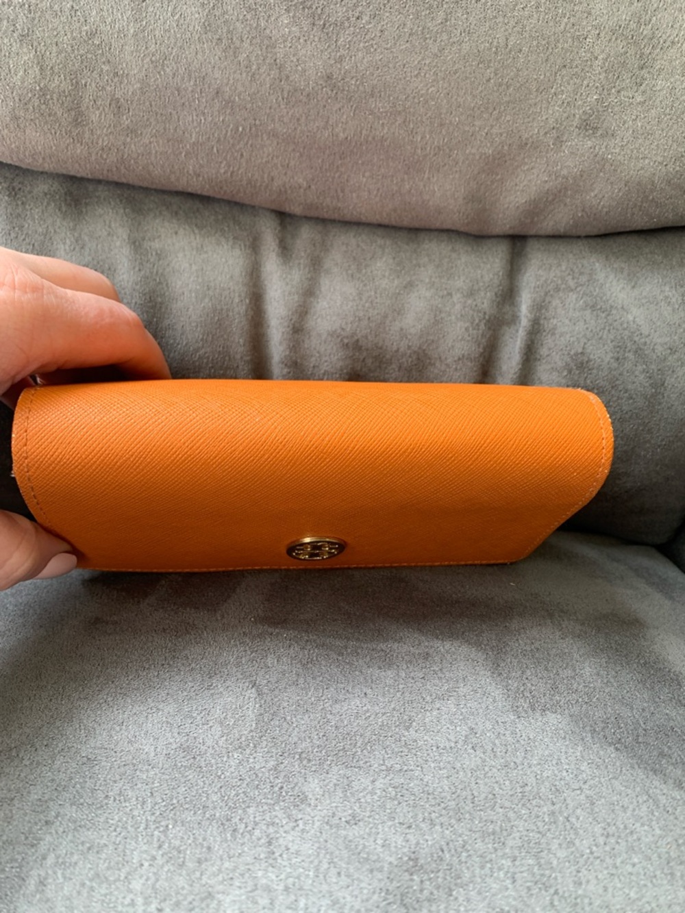 Tory Burch Orange Saffiano Sunglasses /Eyeglasses Case with Logo Medallion - Picture 4 of 4